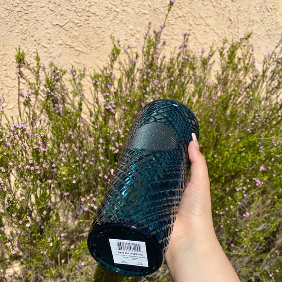 Starbucks tumblr - Picture 2 of 3